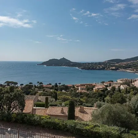 Mascaret Swimming Pool Seaview فيلة Saint-Raphaël